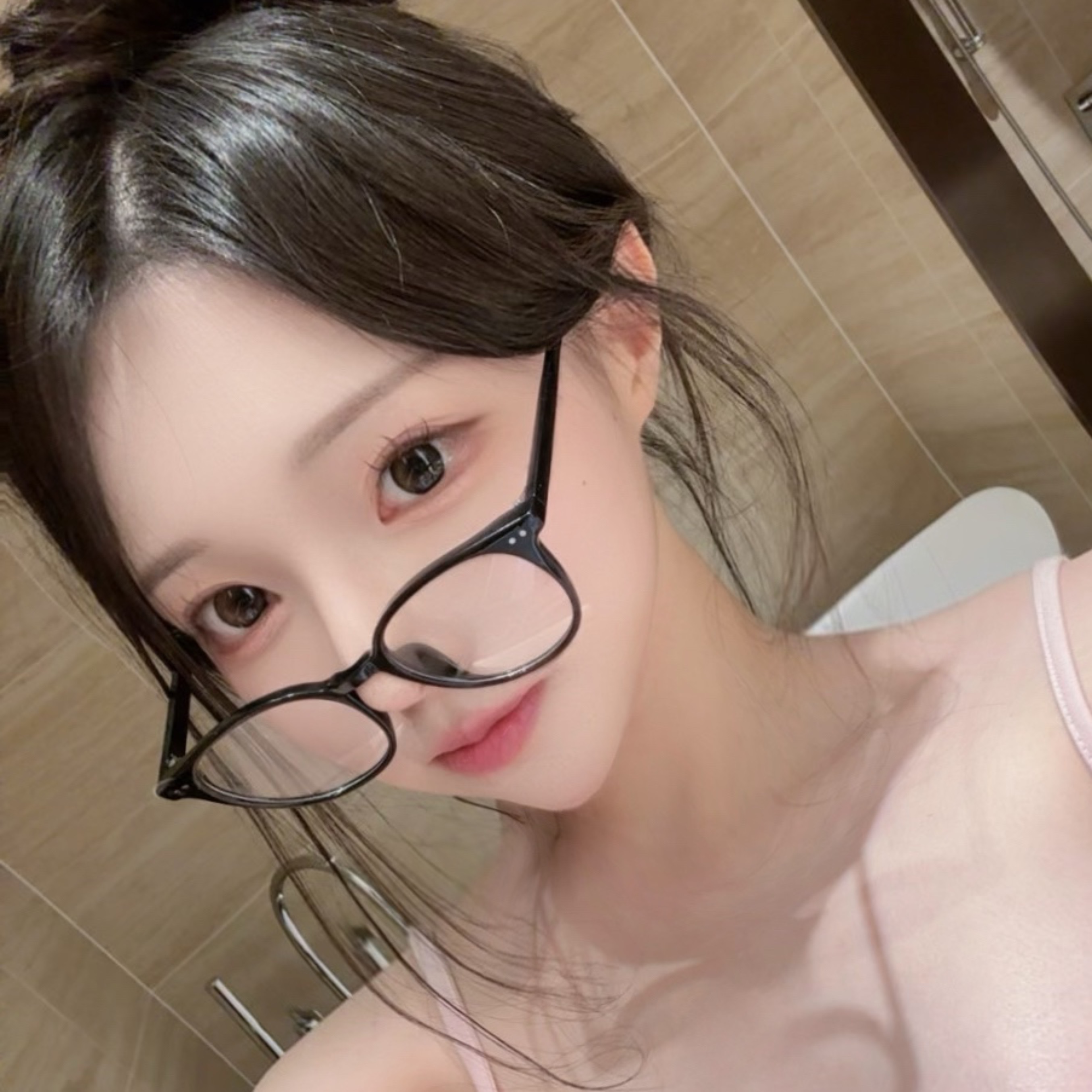 하얘ෆ（kjfox3333）