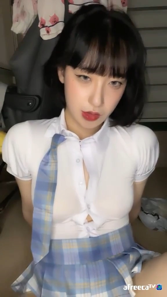웅지니（wnsldjgofkfe）침 질질 아헤가오 잘하는 여캠