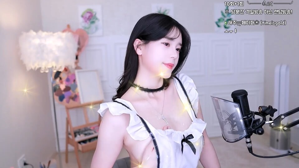 해주（hjhj1004）노브라 노템 앞치마 로션 바르면서 주물럭